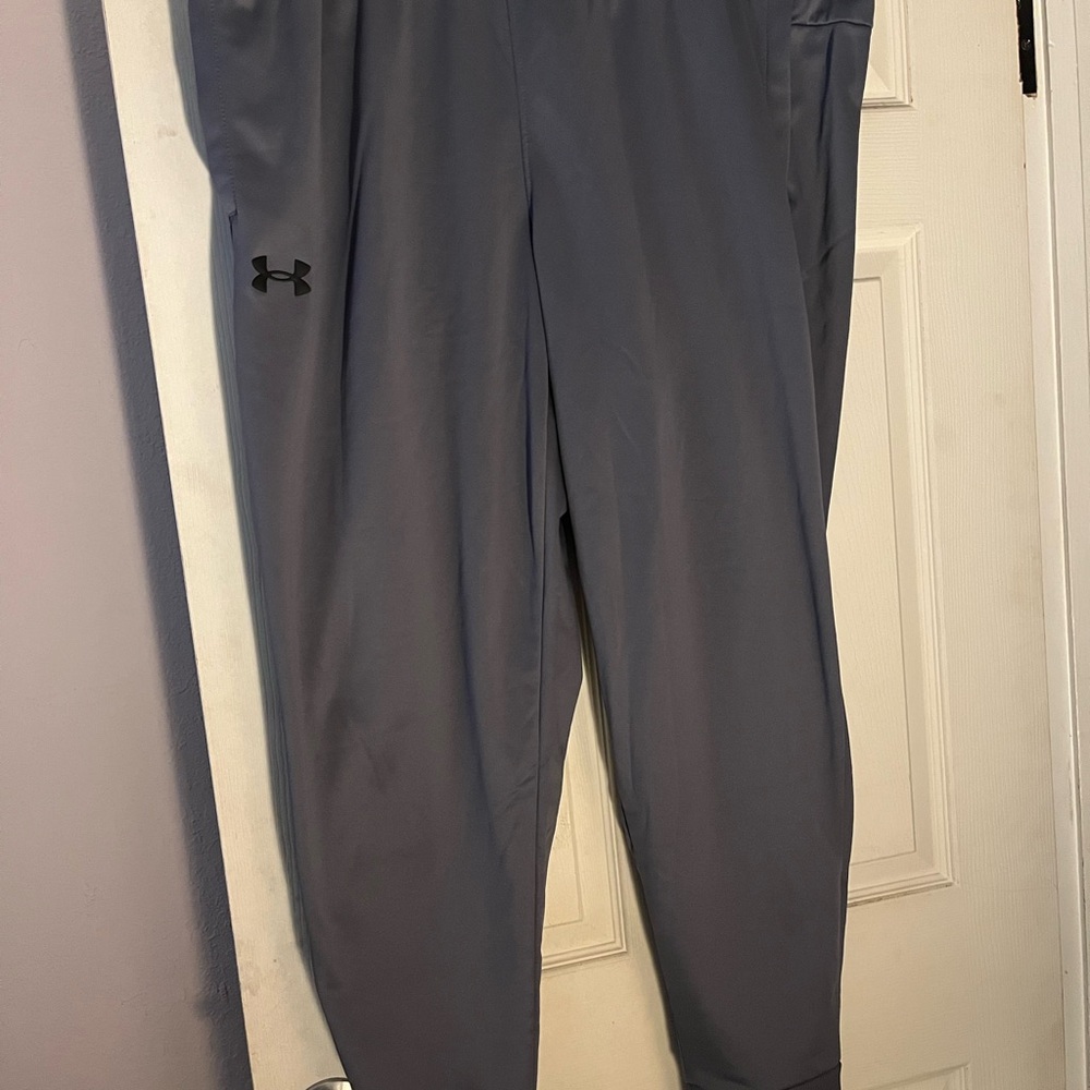Under Armour Men's Gray Pants